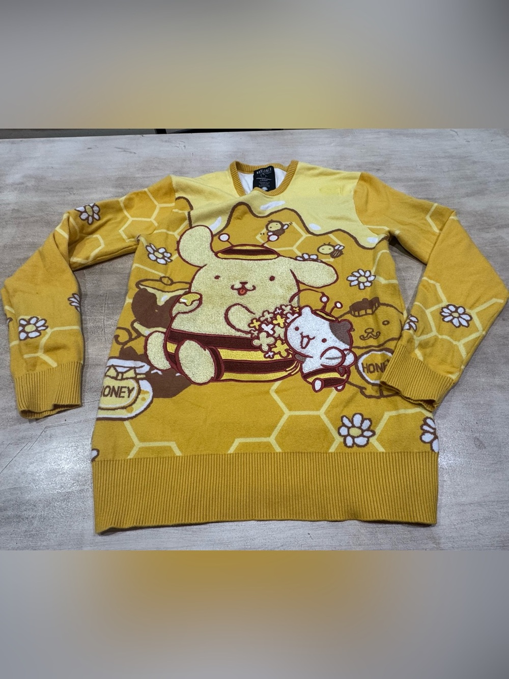 Pompompurin Honey Bee Graphic Sweater - Yellow. Sanrio.  Size small.